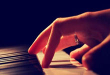 MK体育：[棋牌]世界女流最强战上野梨纱半目逆转崔精 刷新夺冠记录.